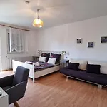 Haus Nadine - Balaton Guest house Szolad