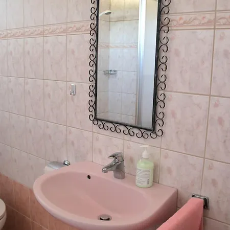 Πανσιόν Haus Nadine - Balaton 2*