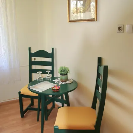 Πανσιόν Haus Nadine - Balaton Szolad